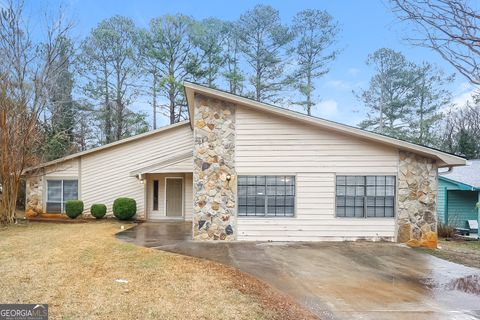 Photo of 8866 Wellston Court, Jonesboro, GA 30238 (MLS # 10646449)