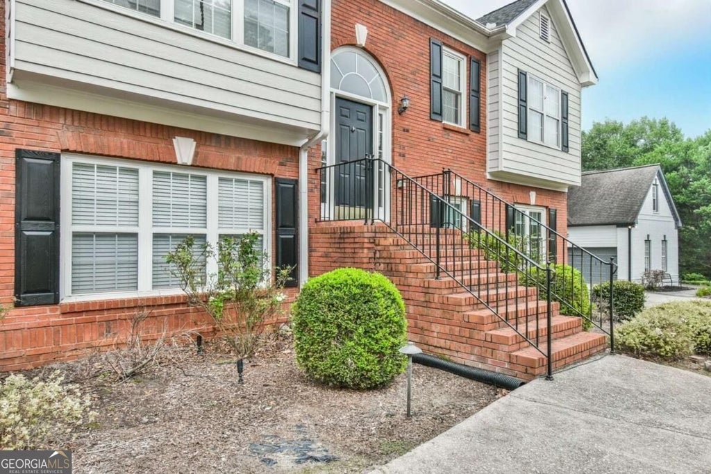 Photo of 3653 Elinburg Cove Trail, Buford, GA 30519 (MLS # 10858129)
