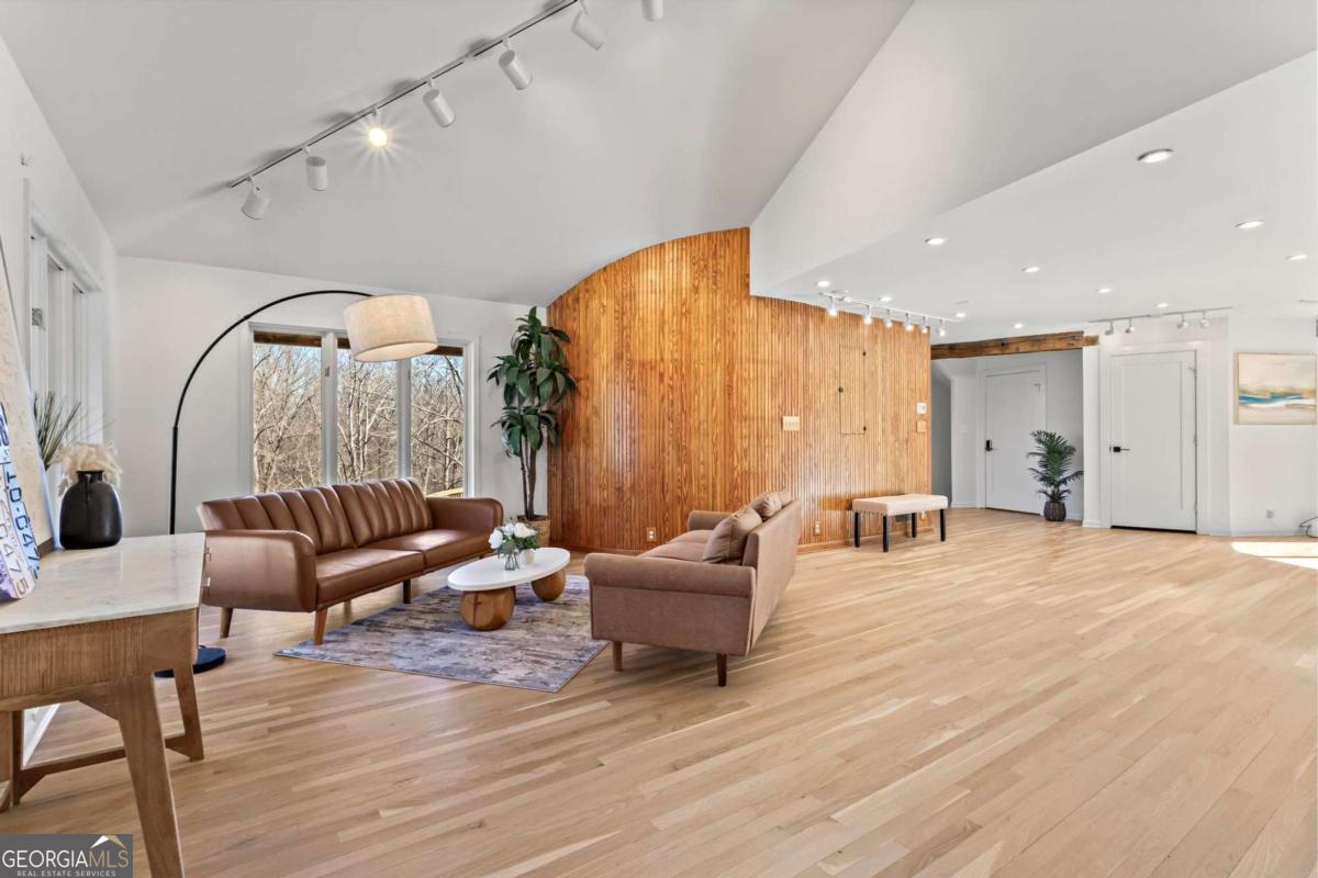 120 Laurel DR NE