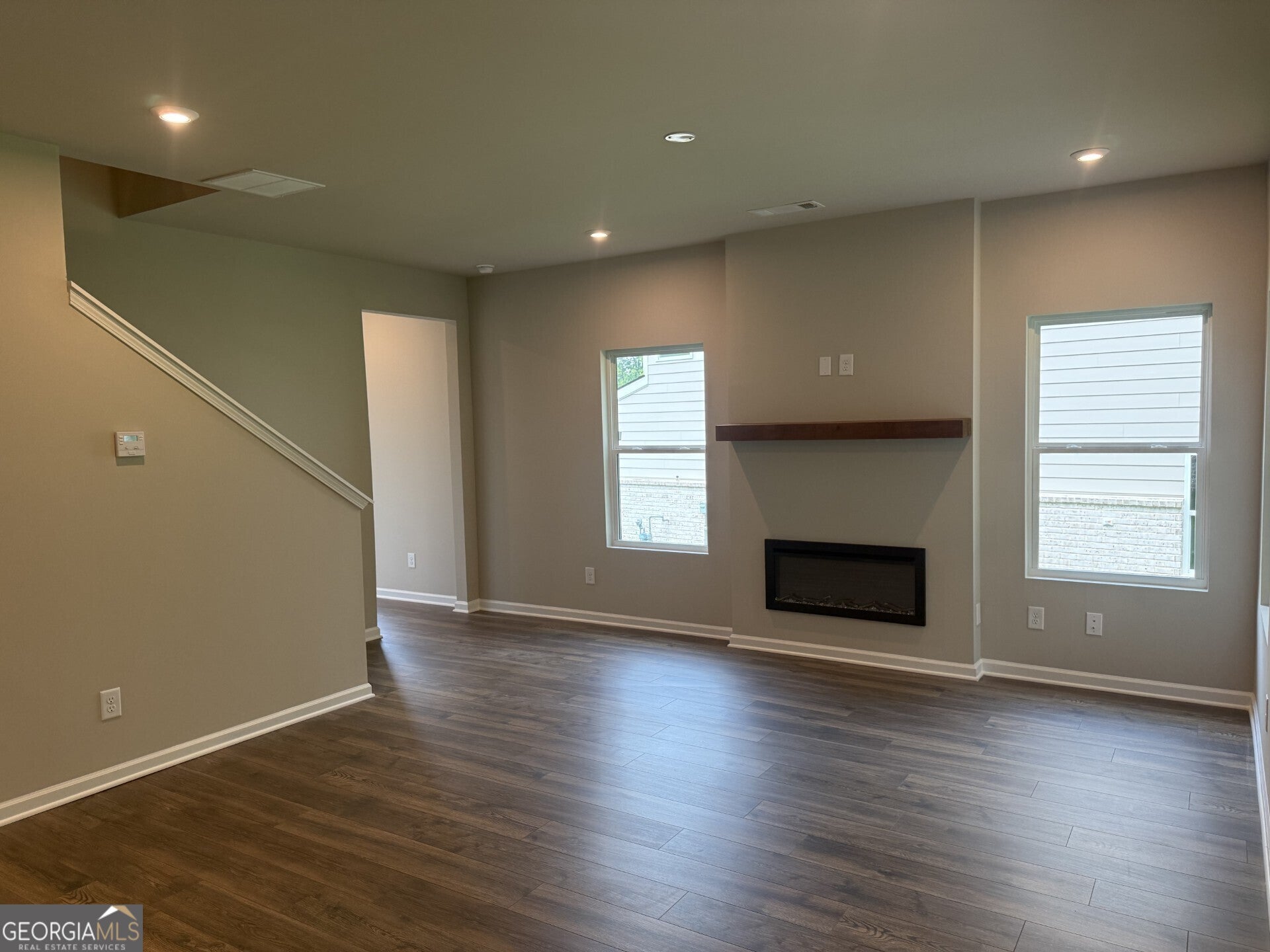 2030 Linda DR