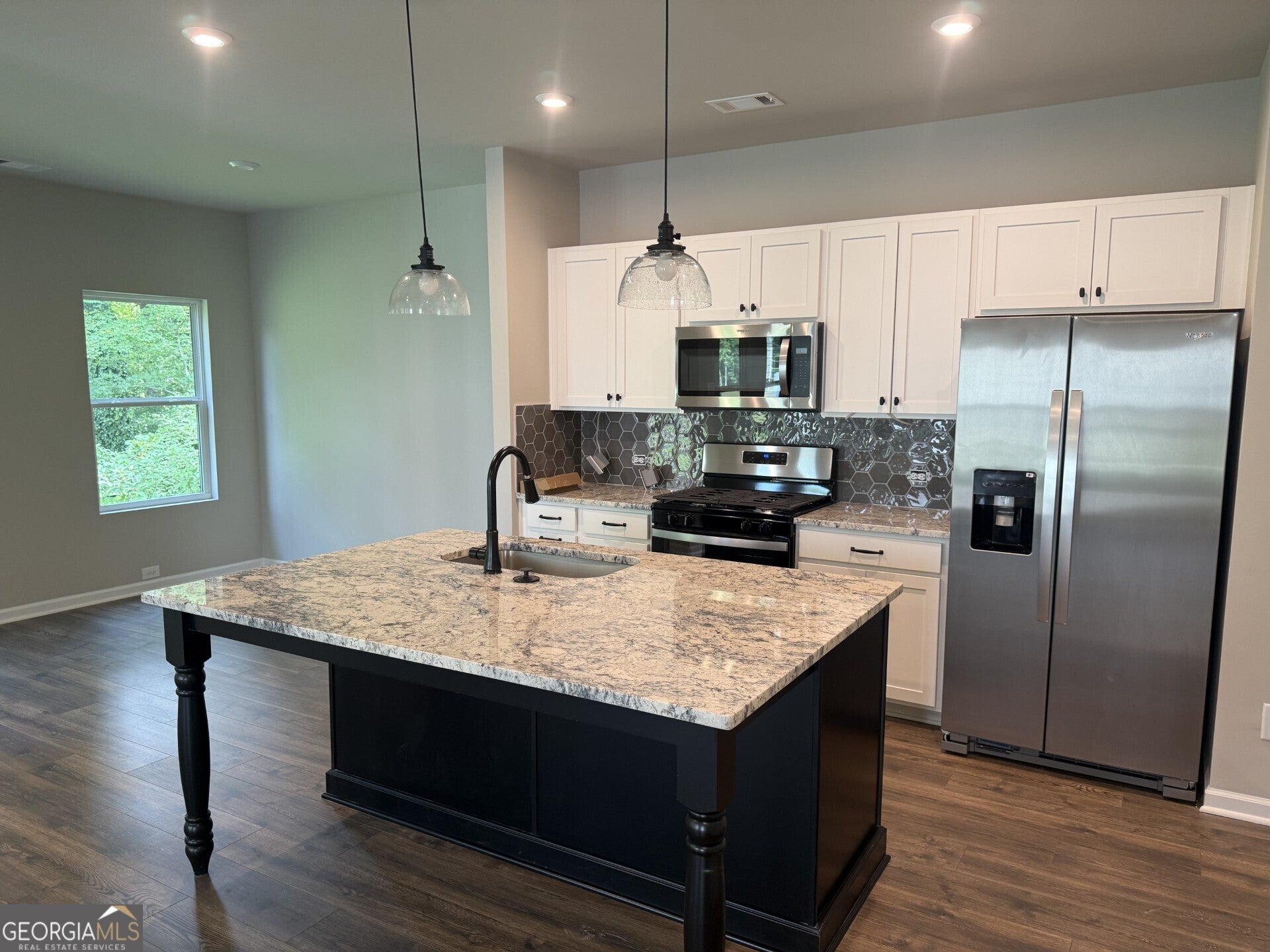 2030 Linda DR