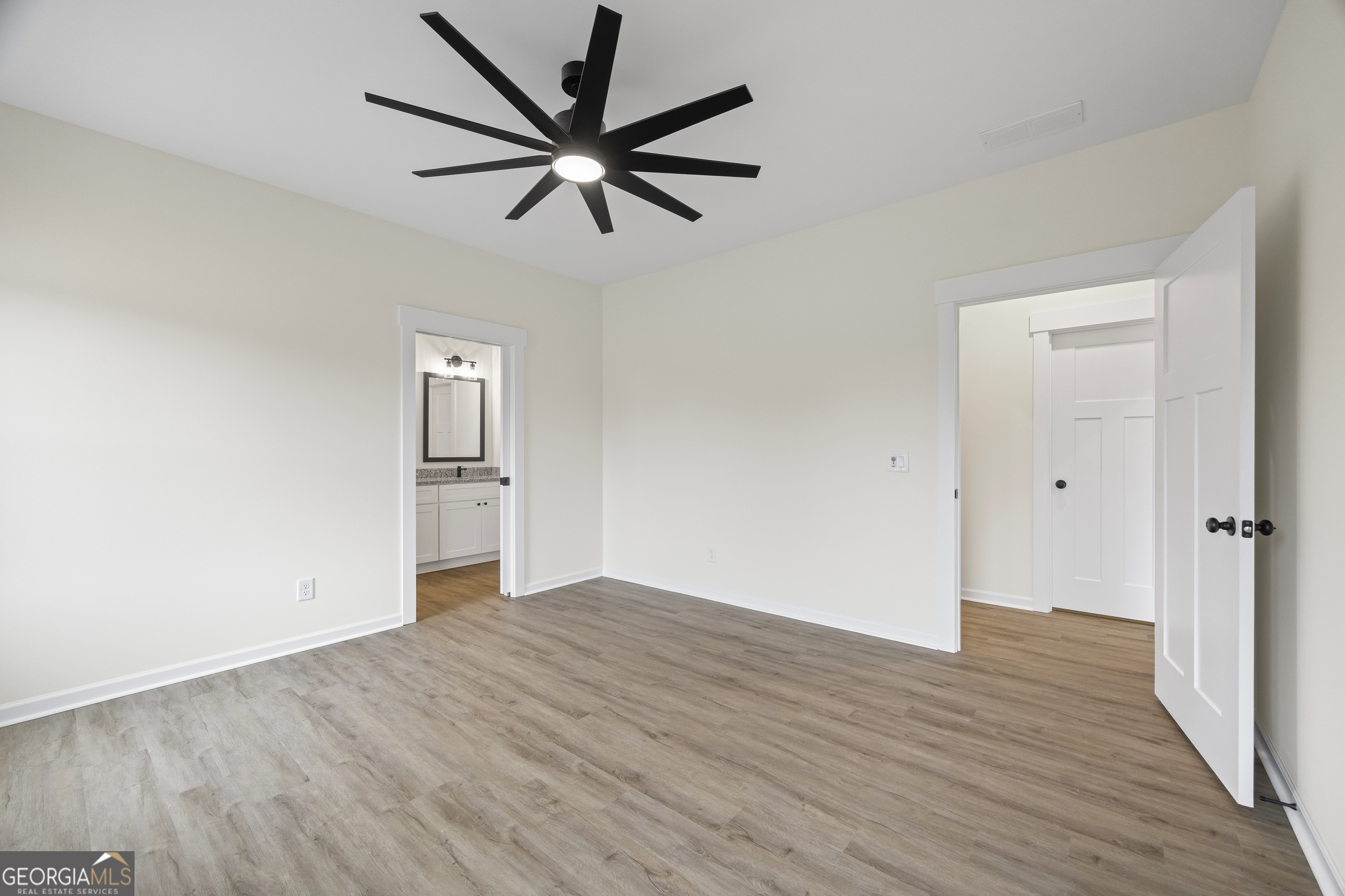 Toccoa, Georgia 30577, United States, 3 Bedrooms Bedrooms, ,2 BathroomsBathrooms,Residential,Active,8325