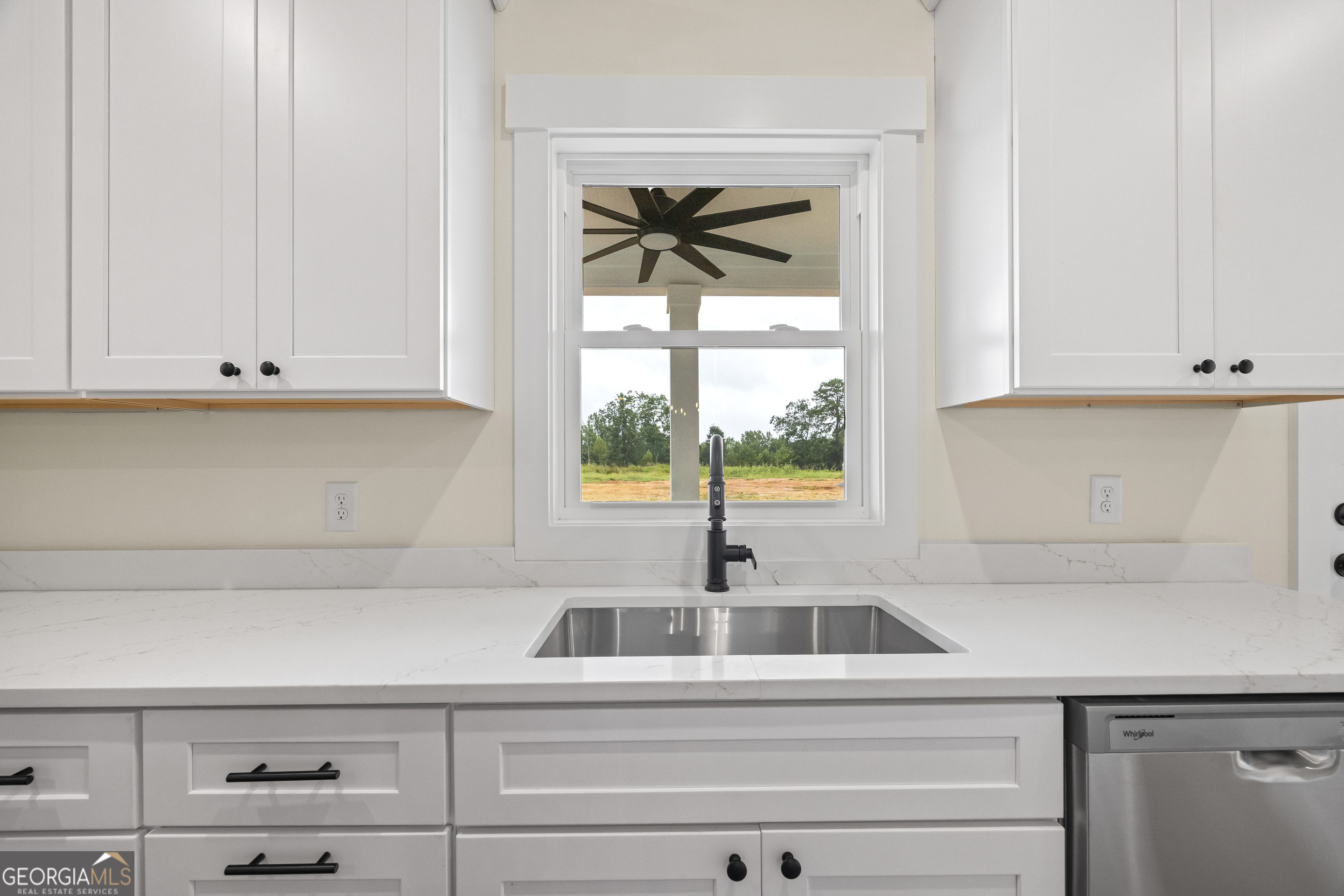 Toccoa, Georgia 30577, United States, 3 Bedrooms Bedrooms, ,2 BathroomsBathrooms,Residential,Active,8325