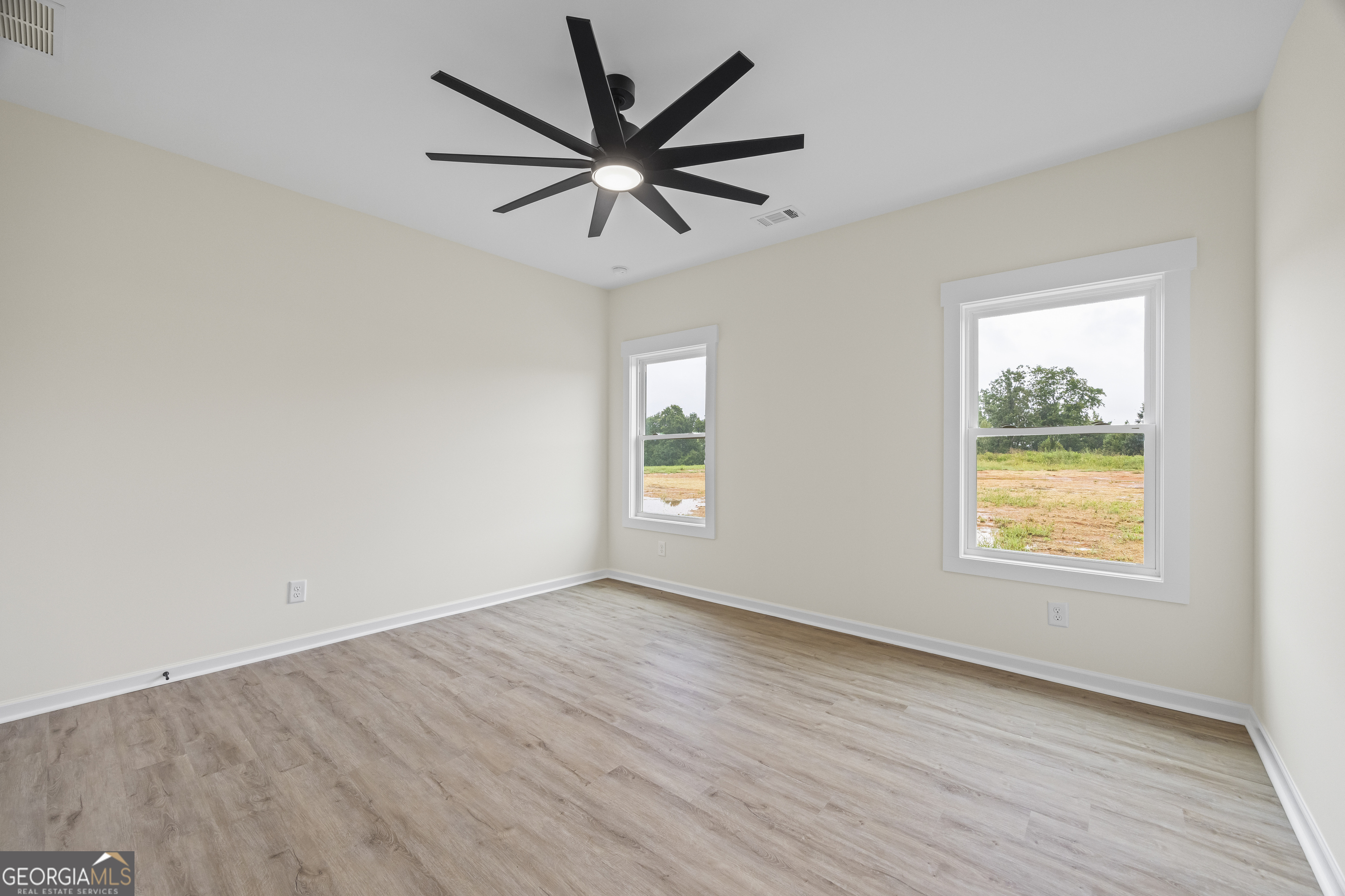 Toccoa, Georgia 30577, United States, 3 Bedrooms Bedrooms, ,2 BathroomsBathrooms,Residential,Active,8325