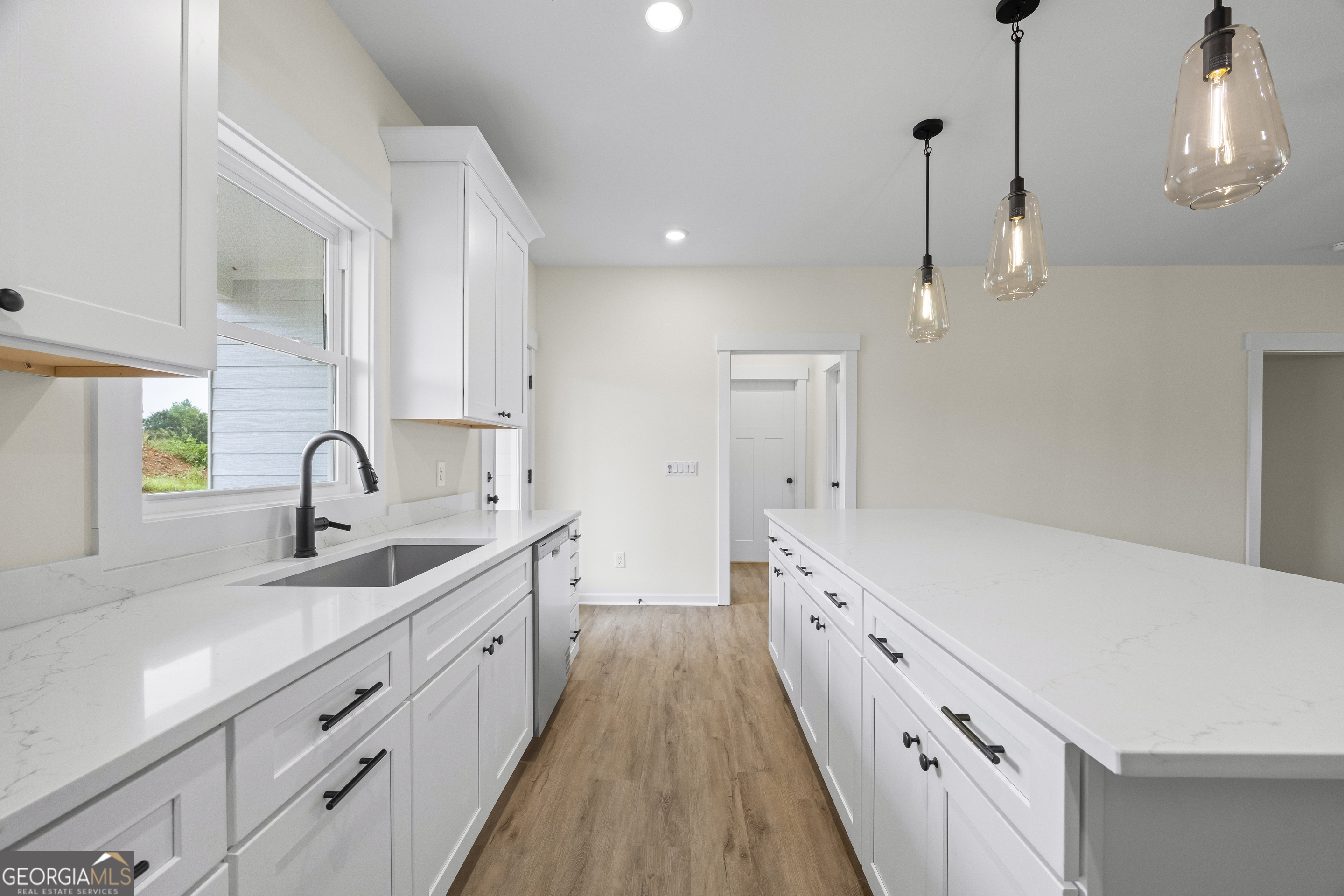 Toccoa, Georgia 30577, United States, 3 Bedrooms Bedrooms, ,2 BathroomsBathrooms,Residential,Active,8325