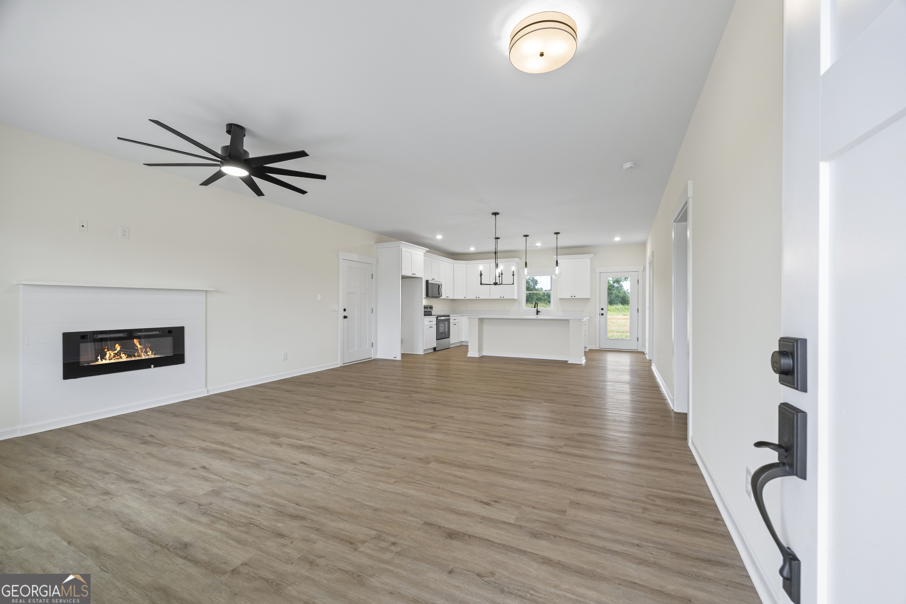 Toccoa, Georgia 30577, United States, 3 Bedrooms Bedrooms, ,2 BathroomsBathrooms,Residential,Active,8325