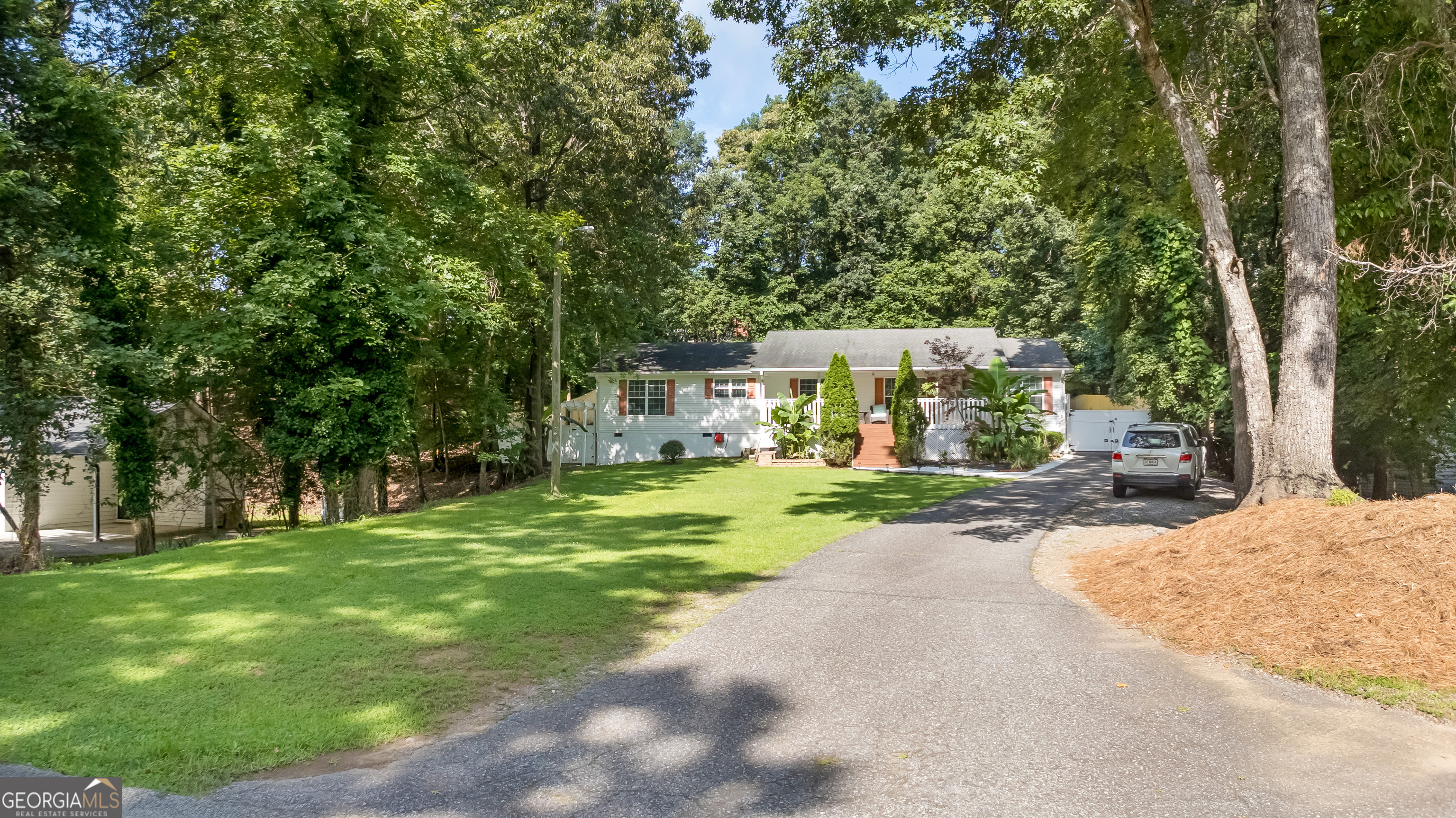 3435 Leisure LN