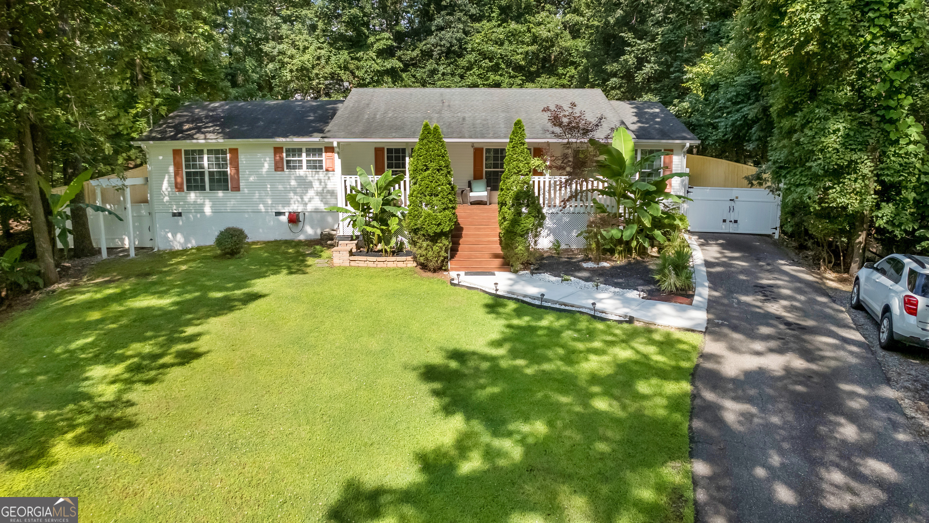 3435 Leisure LN