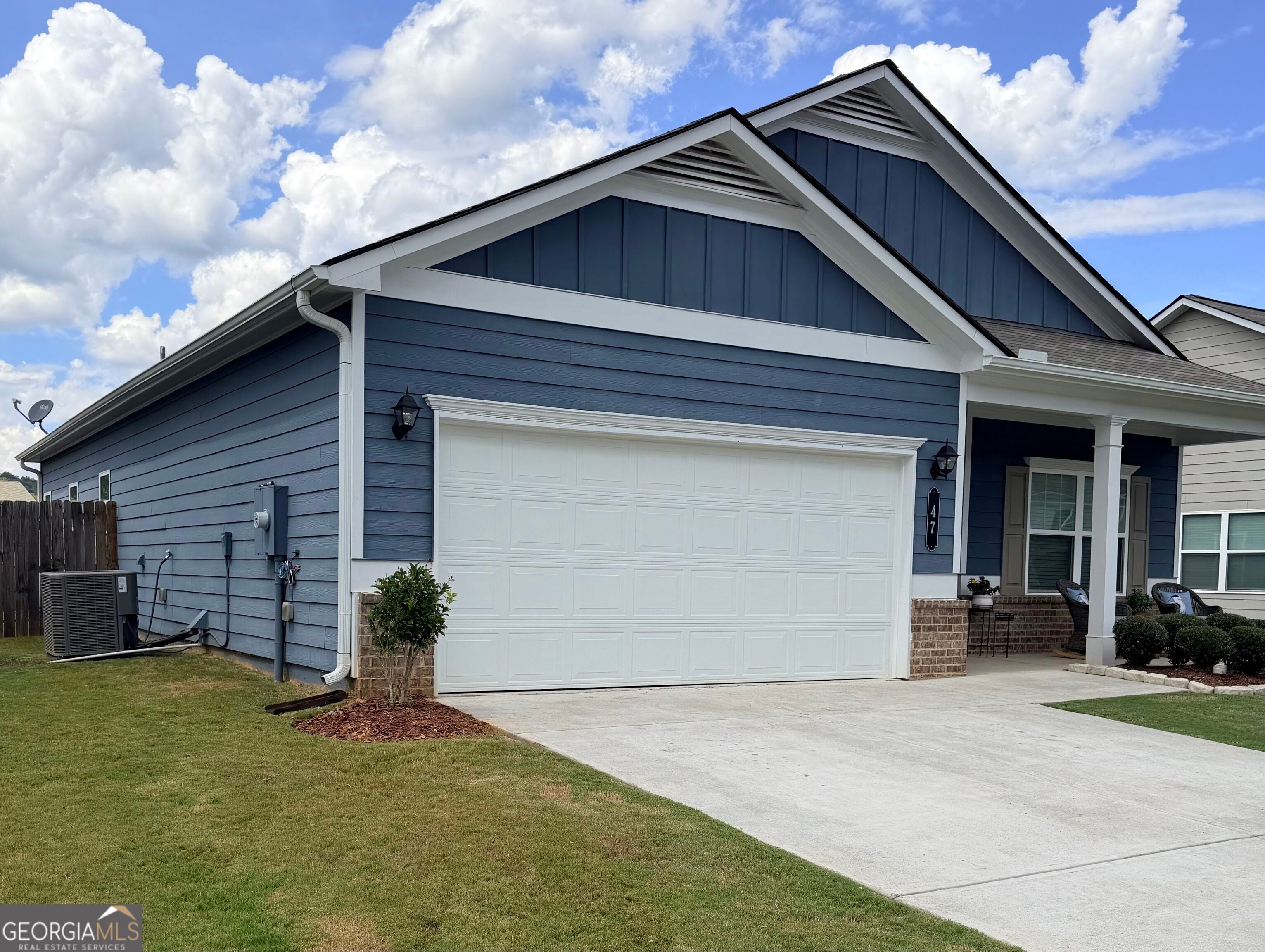 47 SE Brooke CT