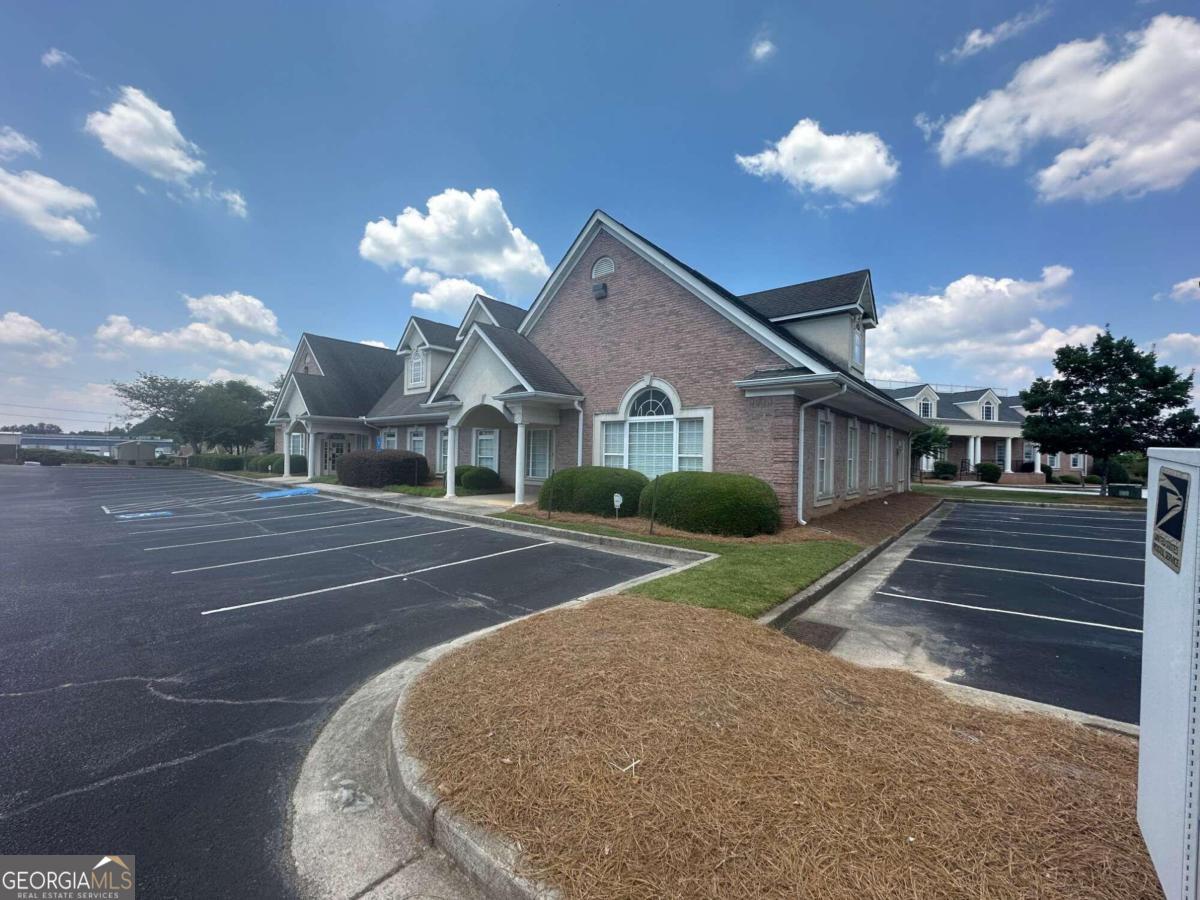 1255 Commercial DR SW