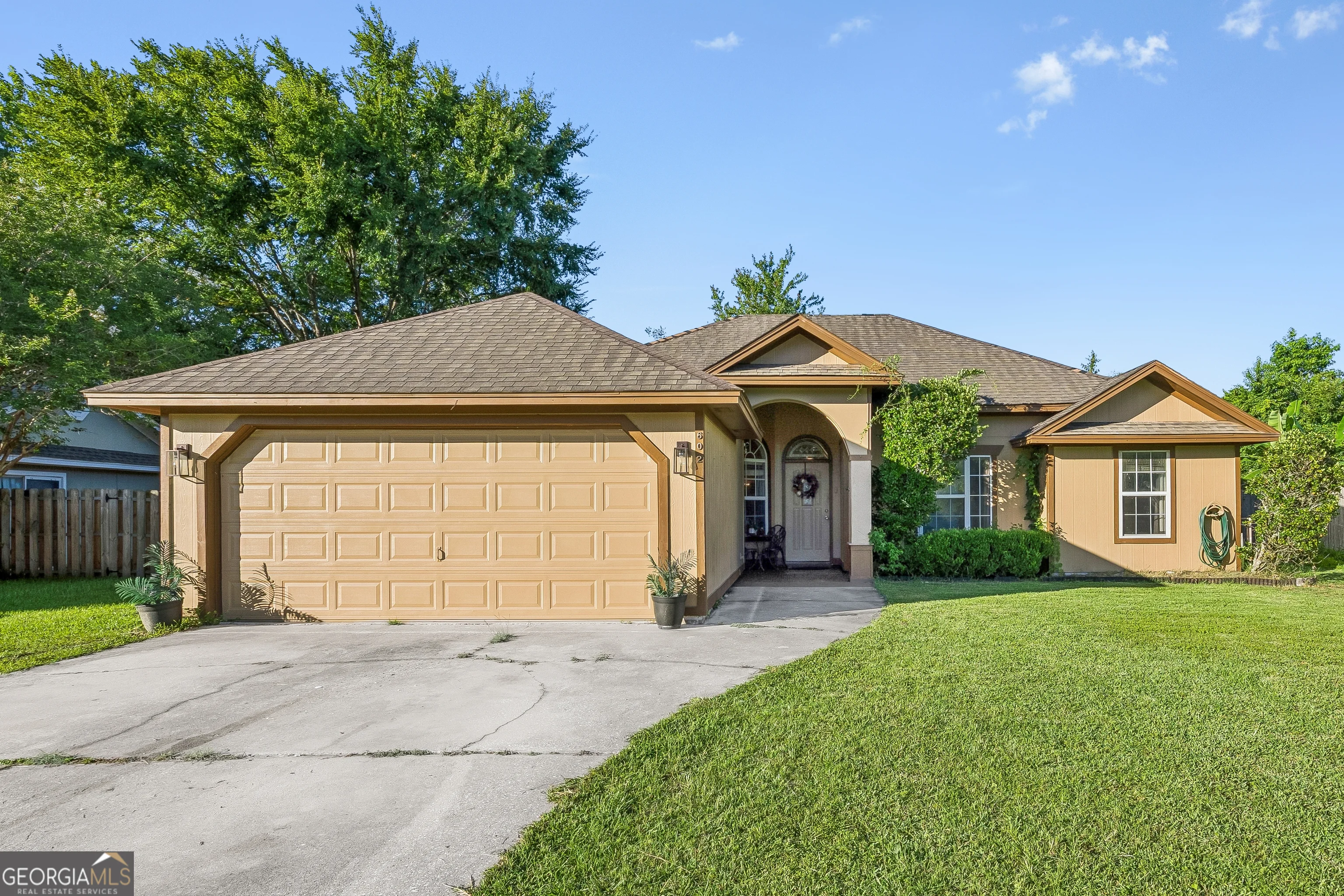 602 Hunt Club Road