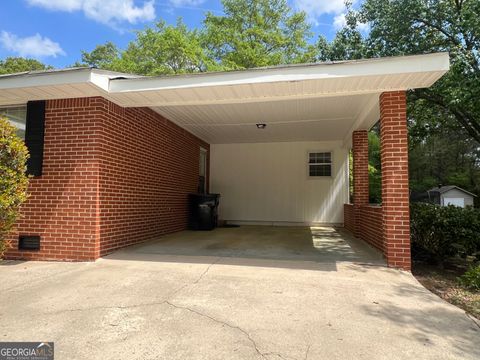 A home in Barnesville