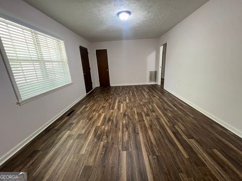 A home in Barnesville