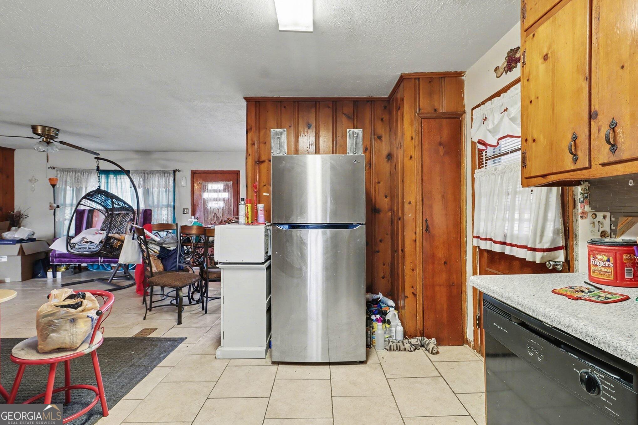 1551 Rex RD