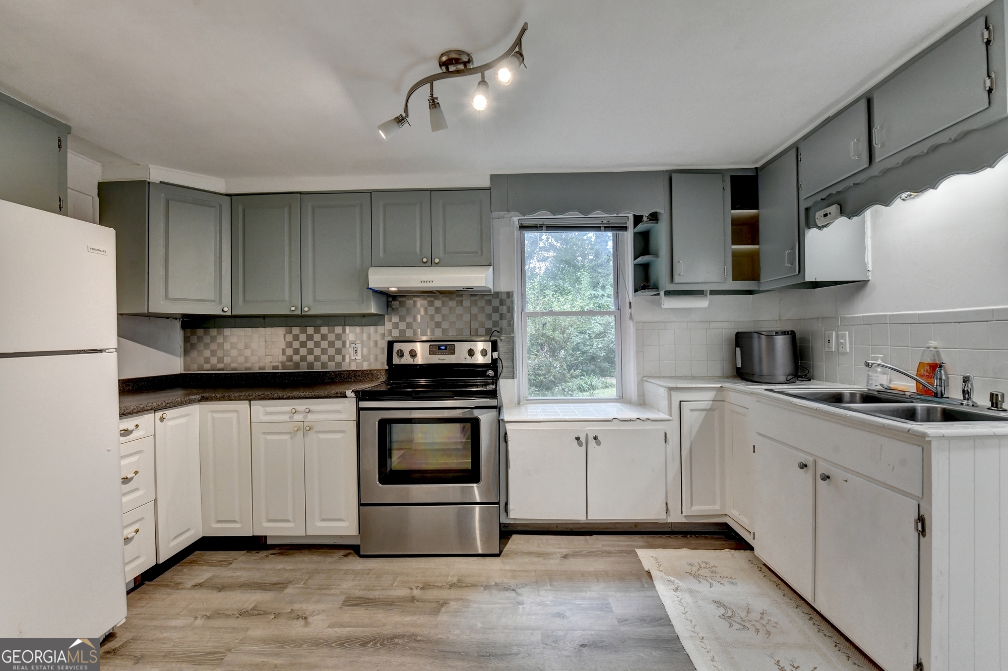 3229 Richwood DR
