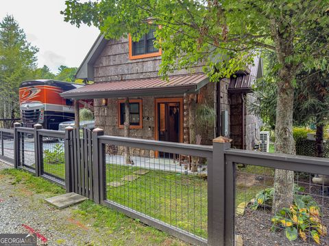 111 Wildflower RD Scaly Mountain NC 28775