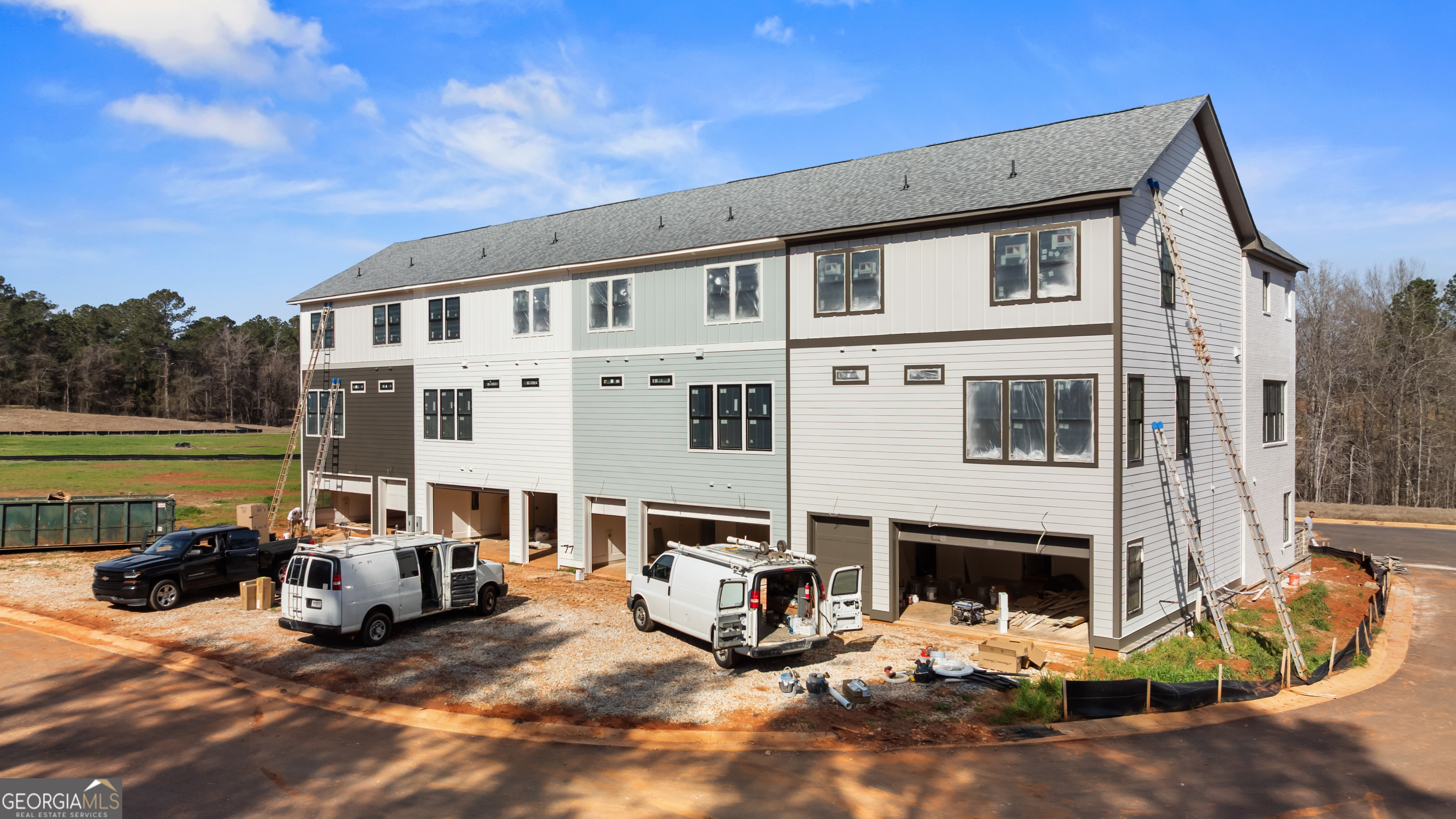 72 Vesper Grand AVE