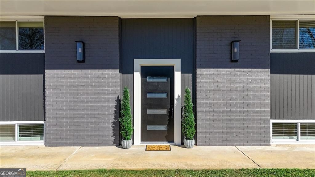 Photo of 5 Greenbriar Avenue, Cartersville, GA 30120 (MLS # 10875507)
