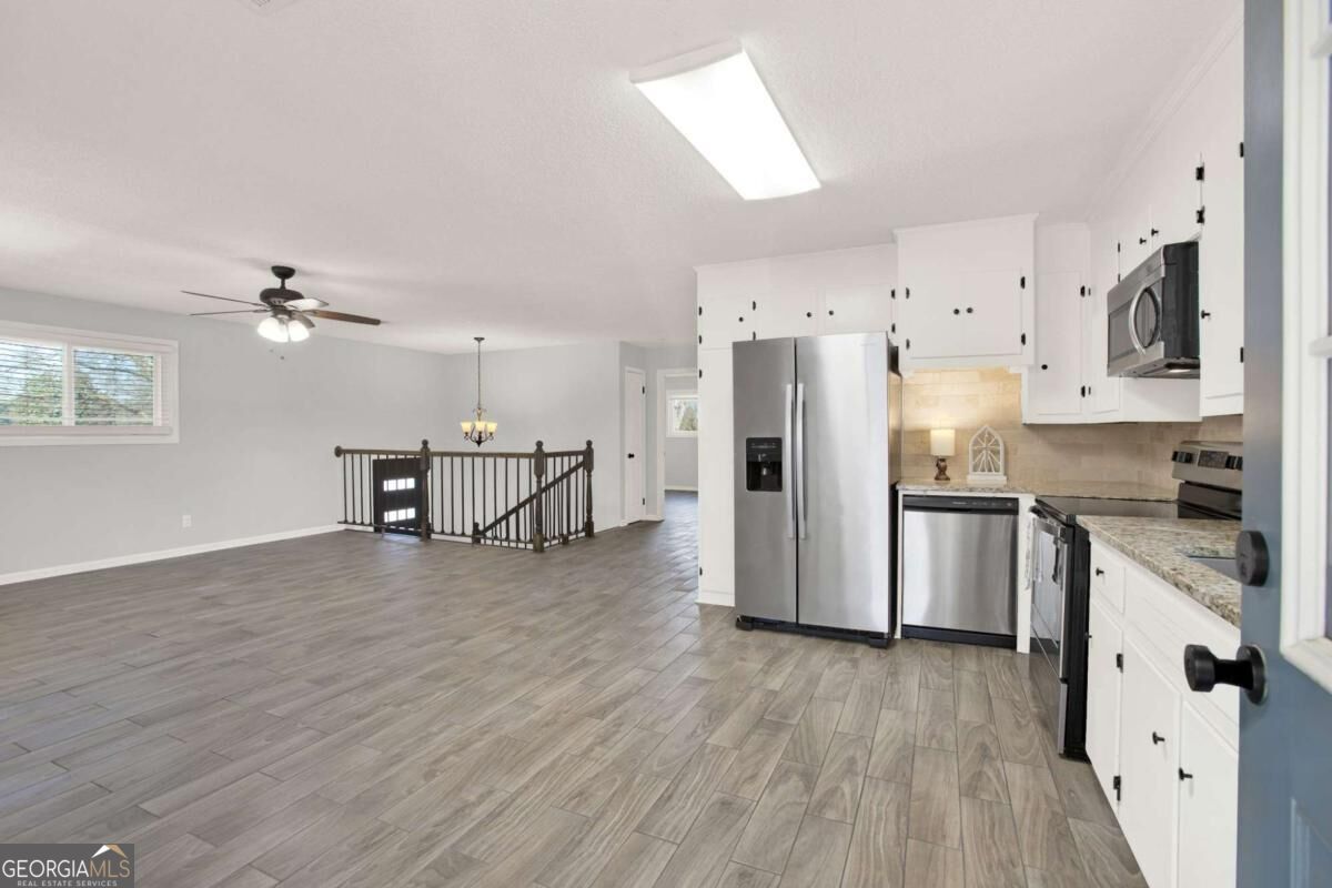 5 Greenbriar AVE