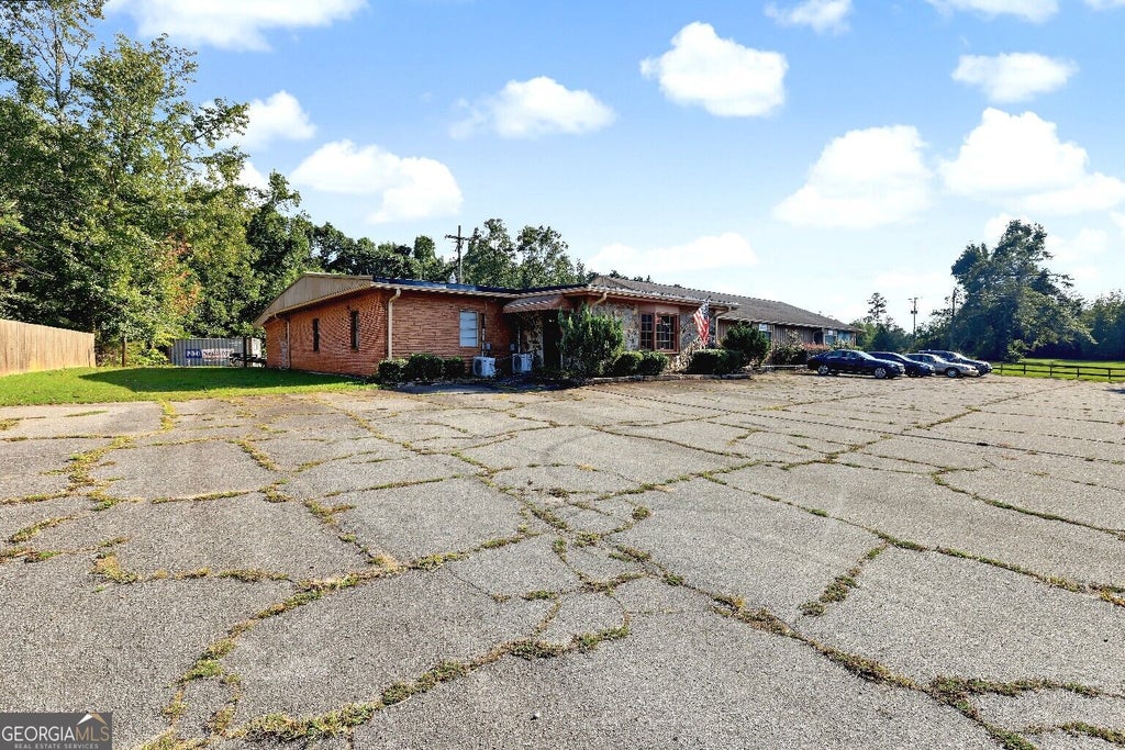 Photo of 1040 Highway 36 W, Barnesville, GA 30204 (MLS # 10875787)