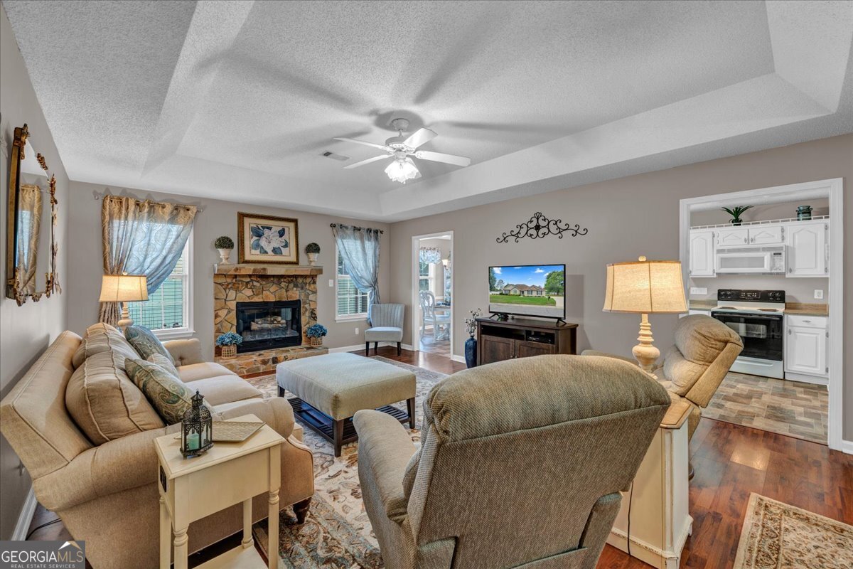 403 Westchester DR