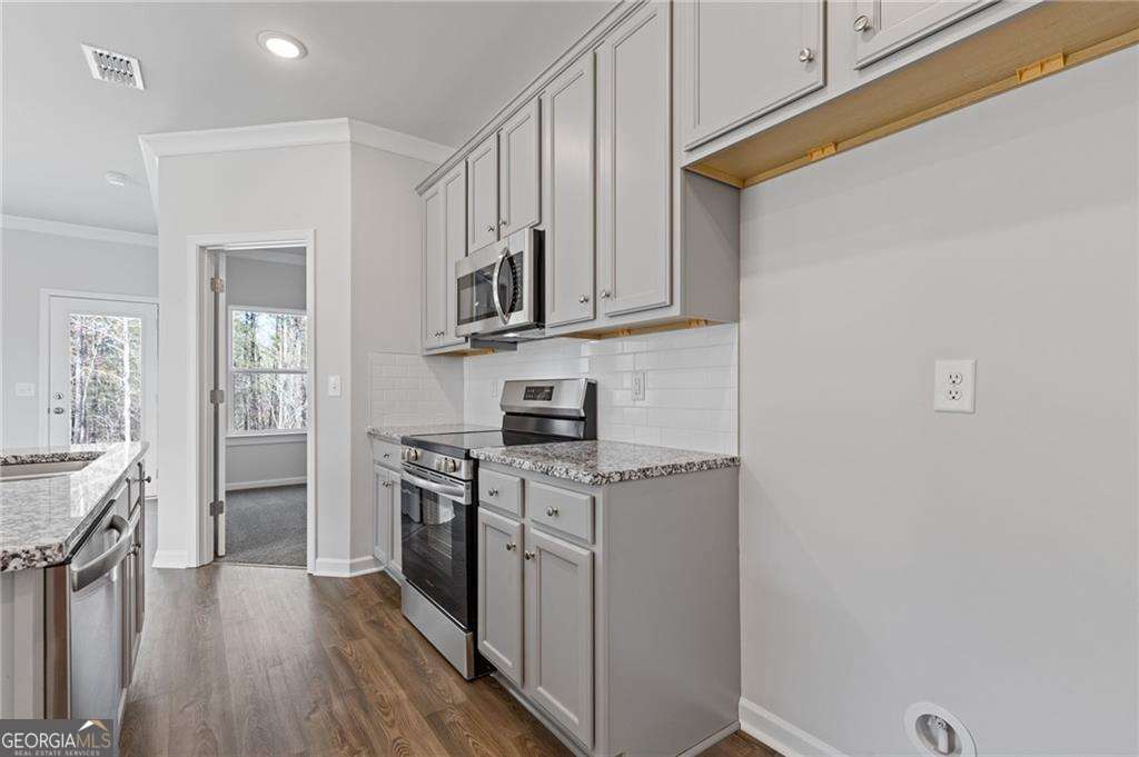 693 Shoals TRL