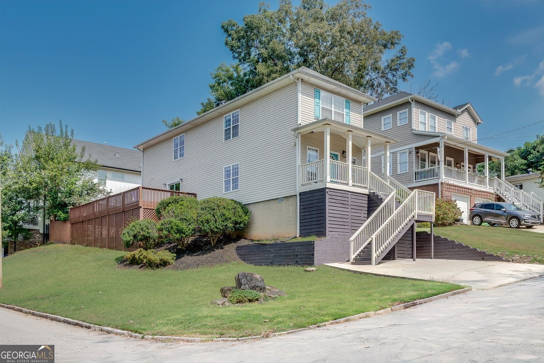 212/214 South AVE SE