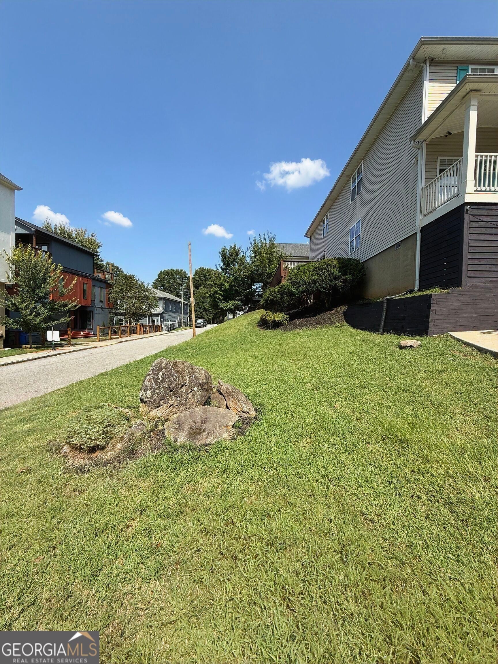 212/214 South AVE SE