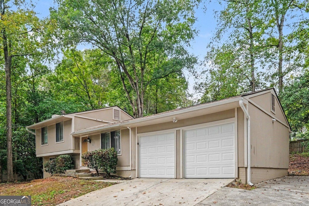 Photo of 5765 Fieldstone Drive, Lithonia, GA 30038 (MLS # 10873715)