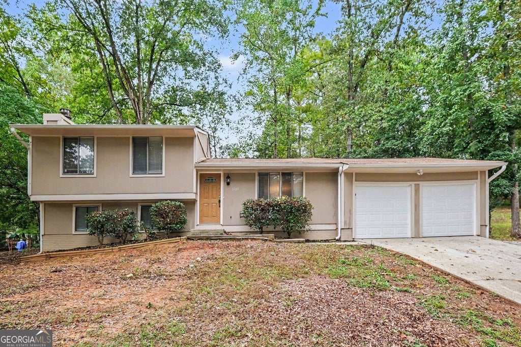 Photo of 5765 Fieldstone Drive, Lithonia, GA 30038 (MLS # 10873715)