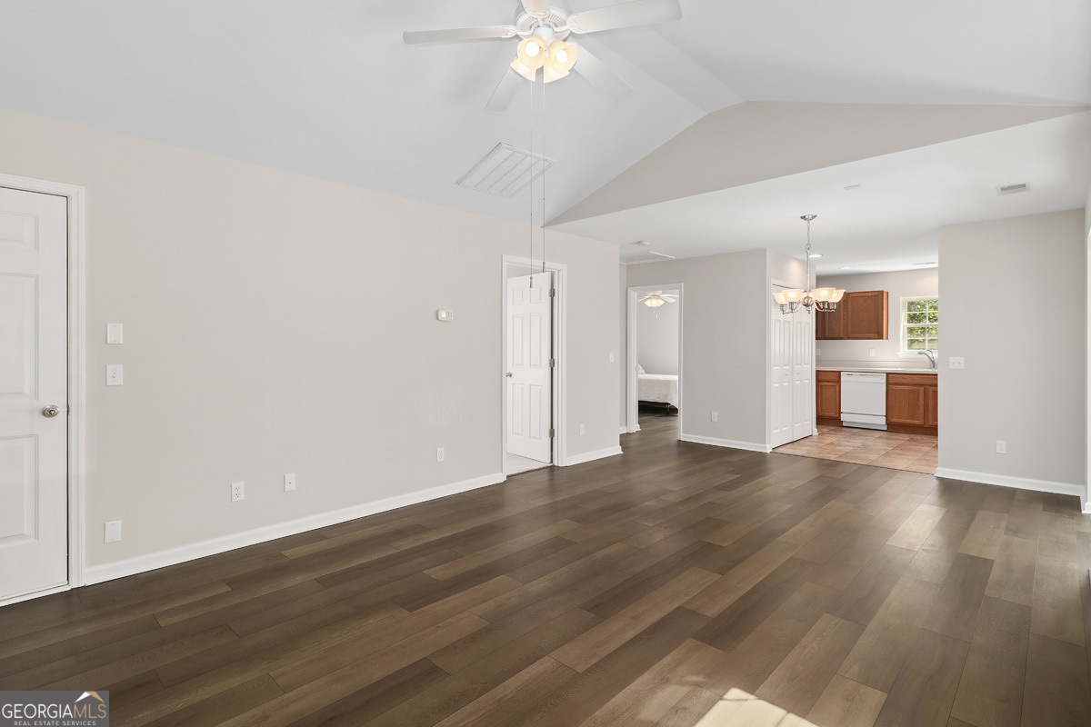 125 Rocking Horse LN