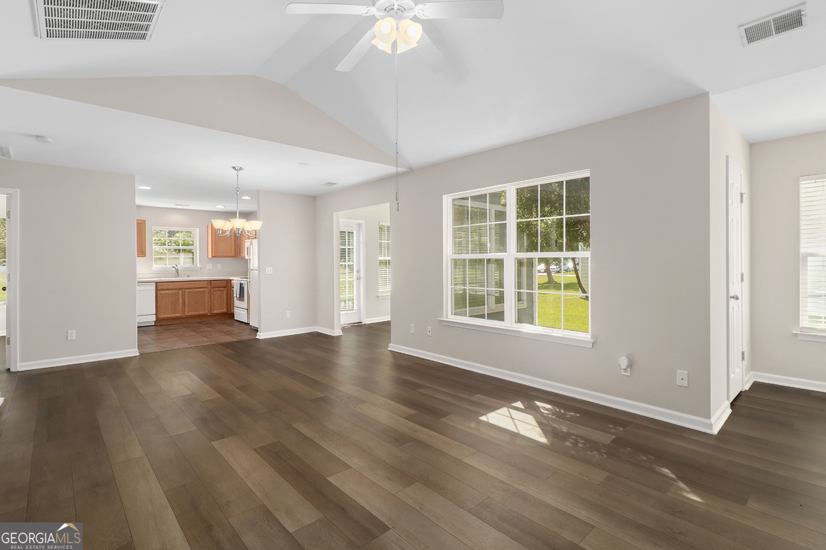 125 Rocking Horse LN