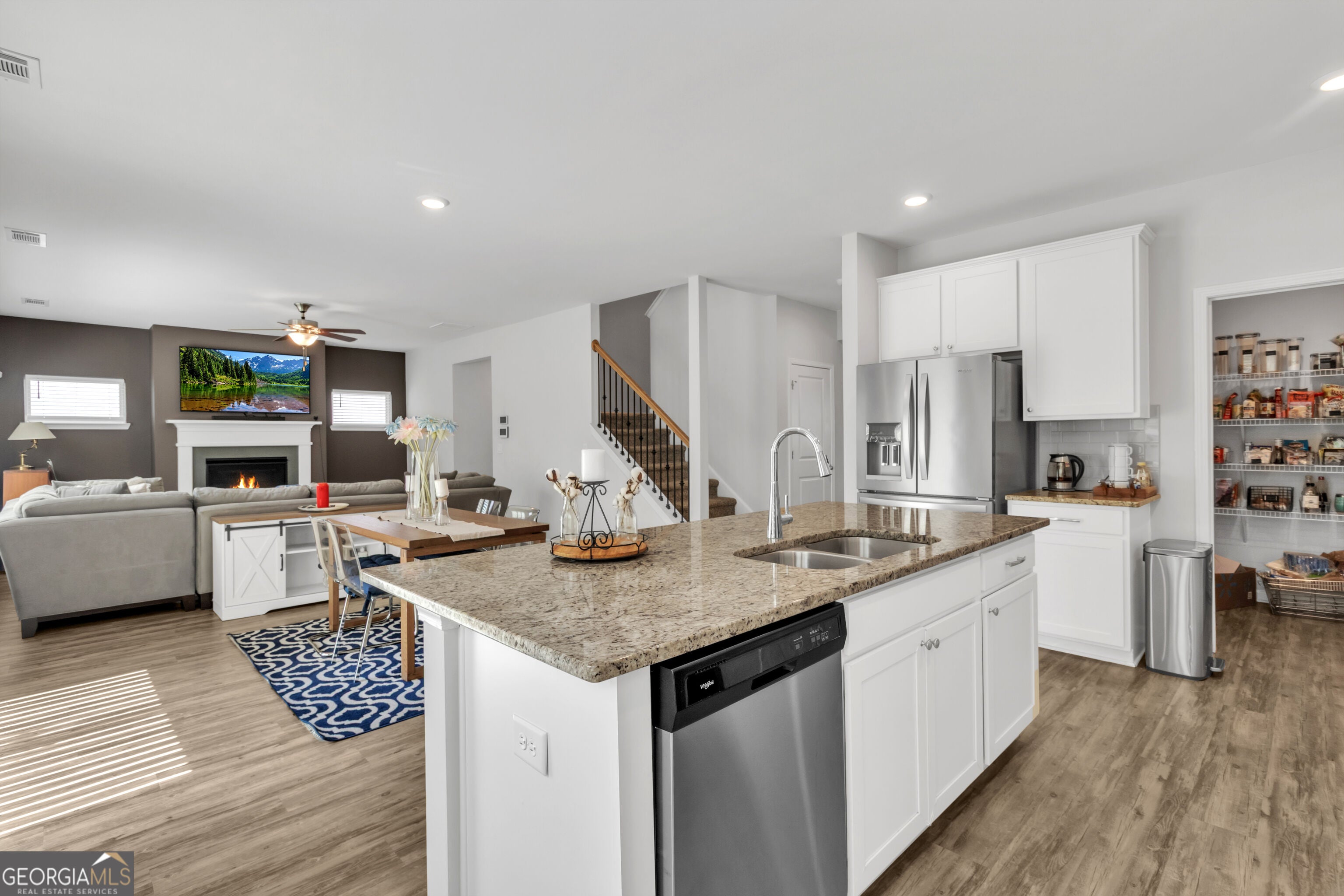 3527 Argent WAY