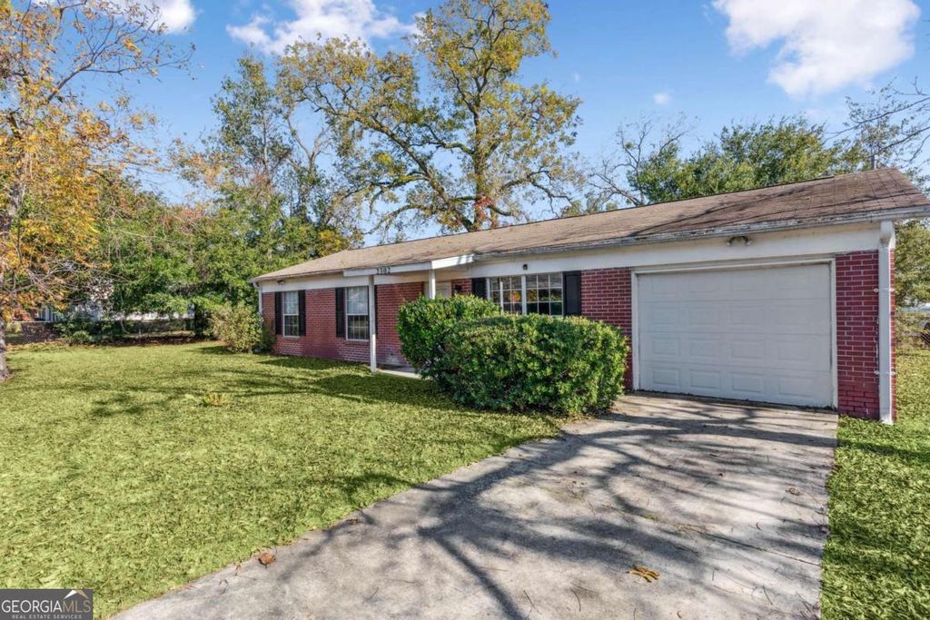 Photo of 2302 Bartow Street, Brunswick, GA 31520 (MLS # 10656471)