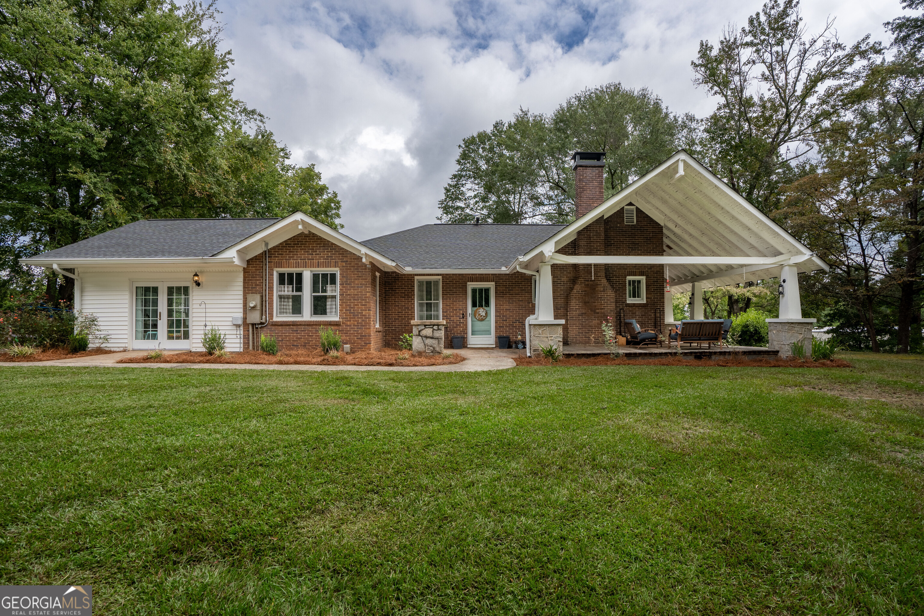2588 Highway 323