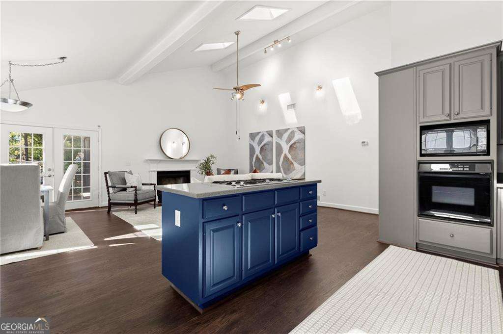 Woodland Hills - Residential