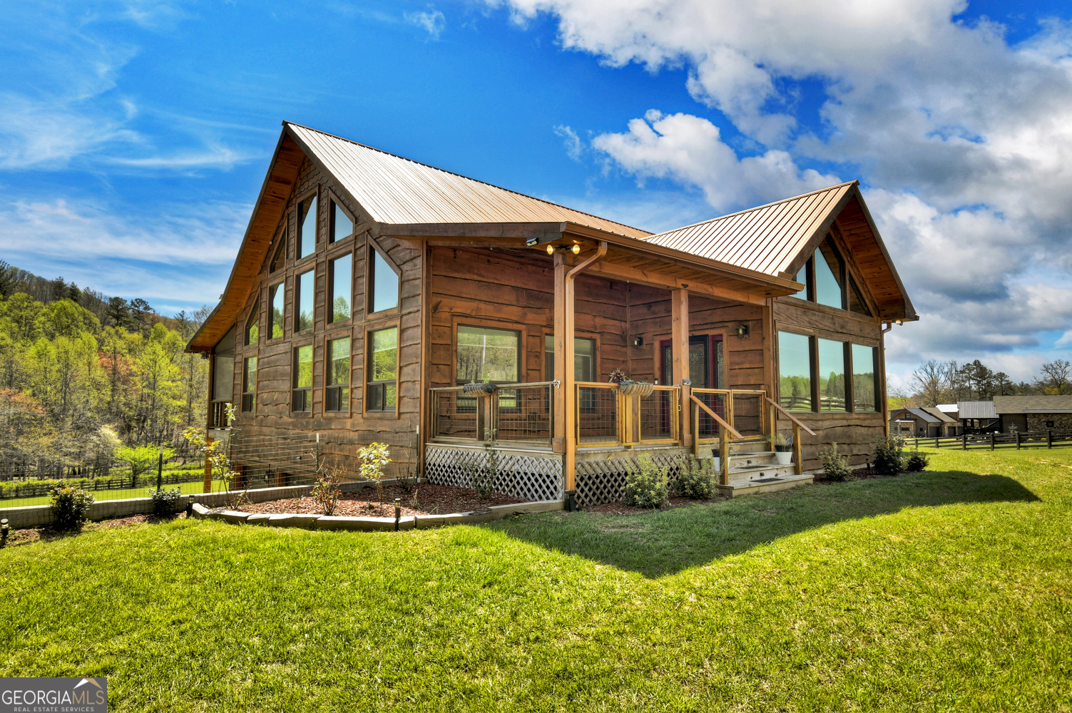 Lone Pine Lakes - Residential