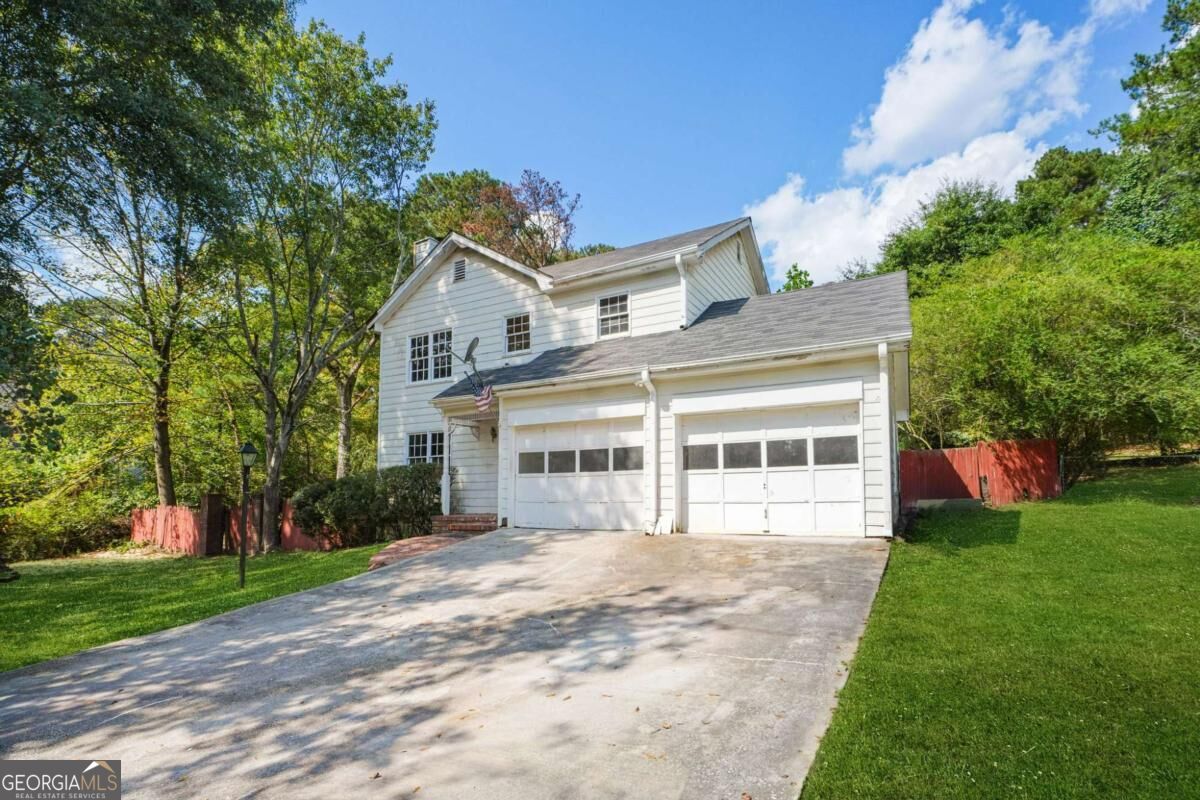 1215 Masters LN