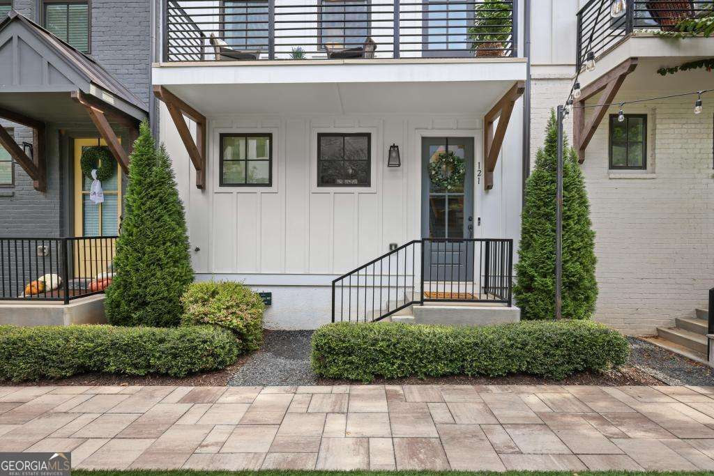 Photo of 121 Chestnut Circle, Atlanta, GA 30342 (MLS # 10661673)