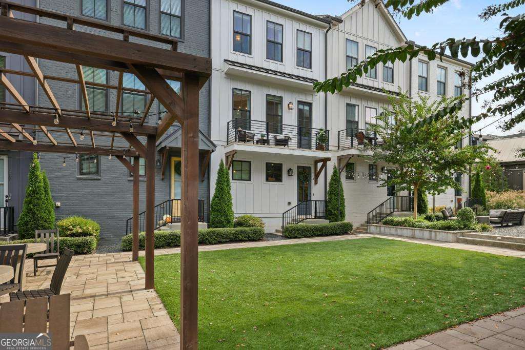 Photo of 121 Chestnut Circle, Atlanta, GA 30342 (MLS # 10661673)