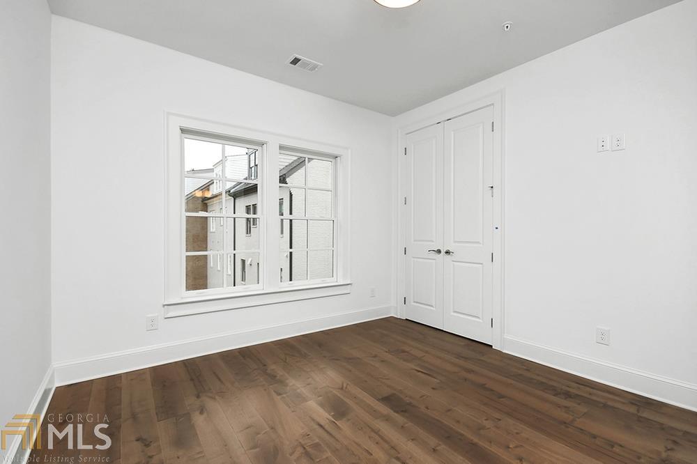 West Main Townhomes - Residential