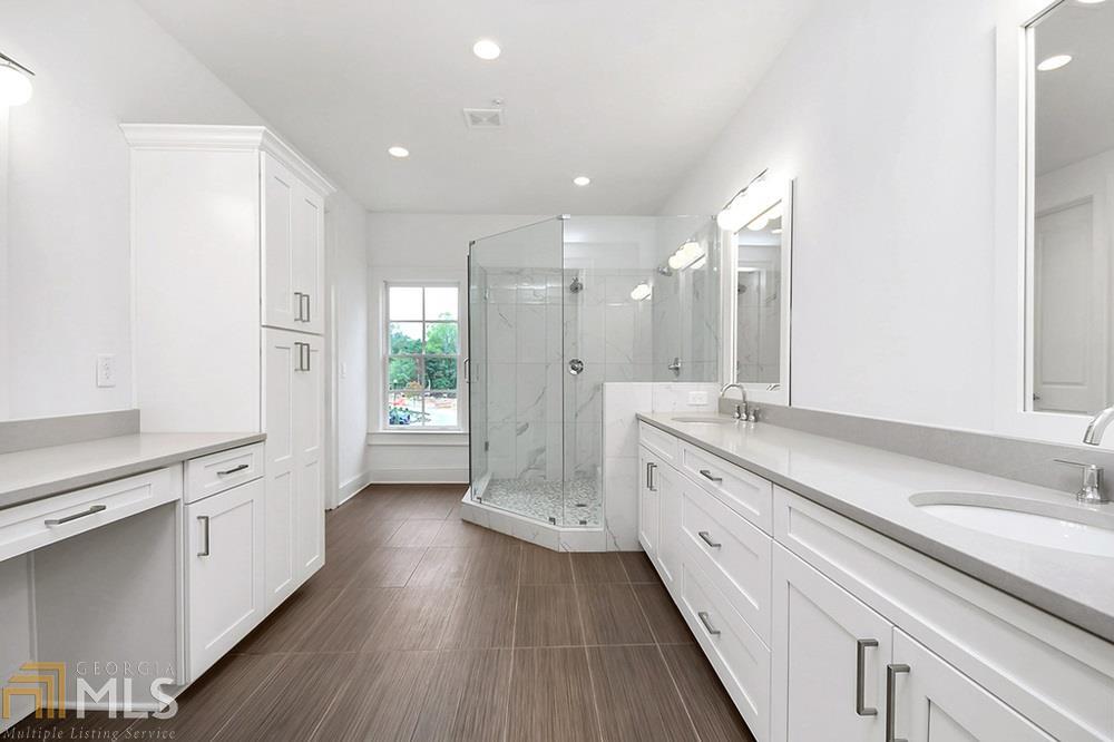 West Main Townhomes - Residential