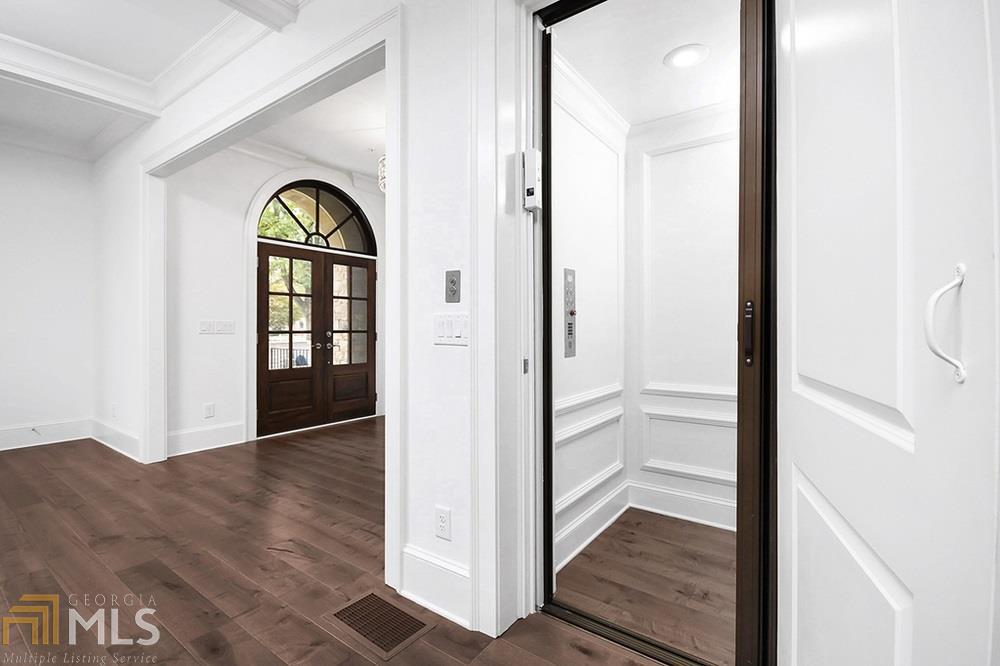 West Main Townhomes - Residential