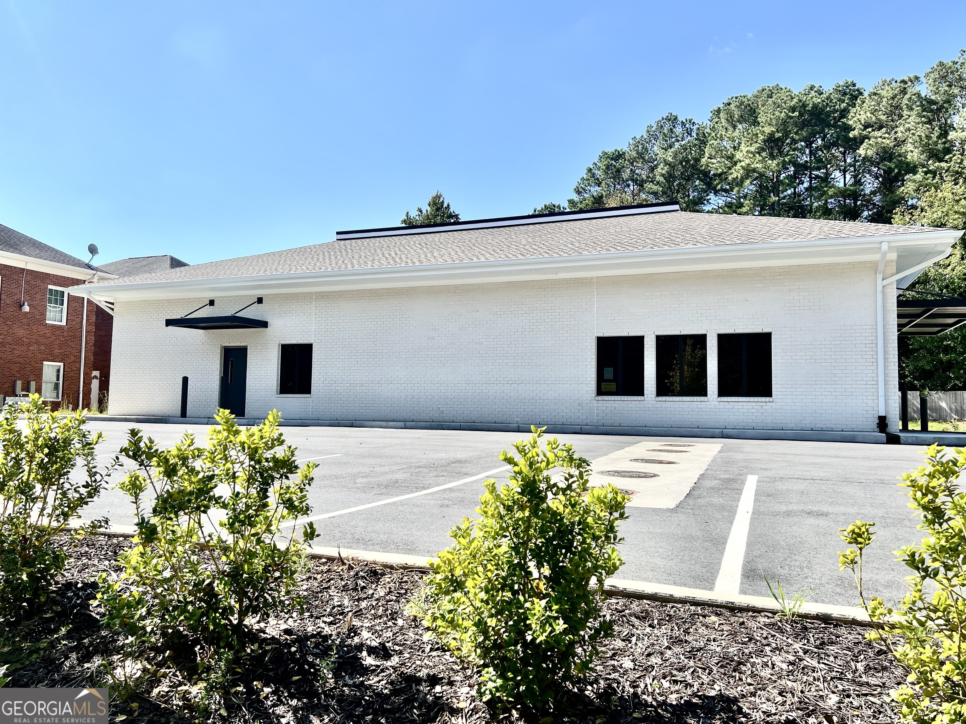 8655 Dorris RD