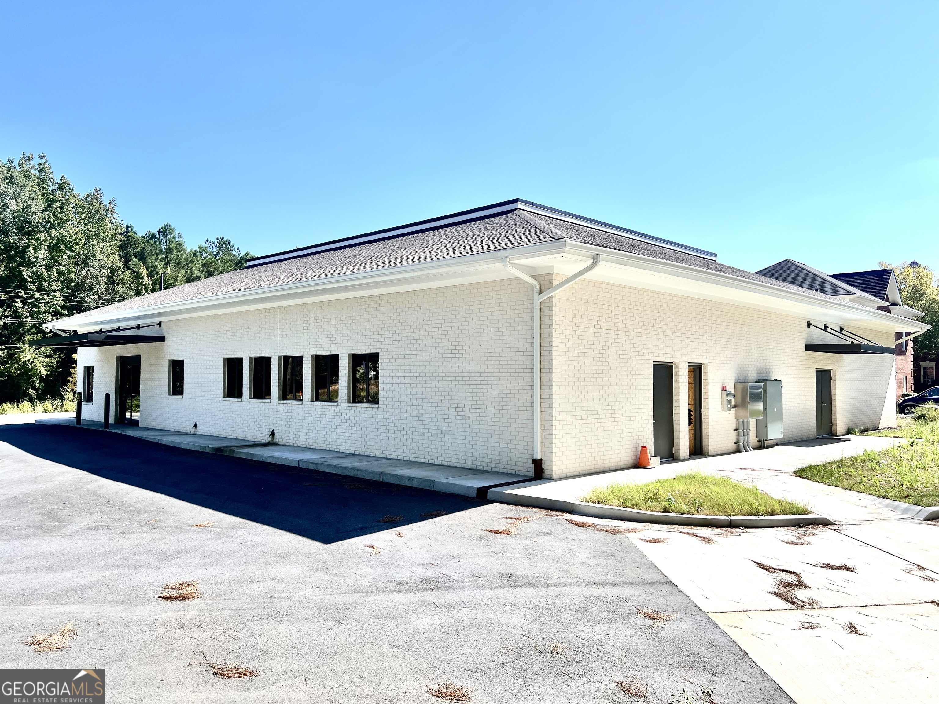 8655 Dorris RD