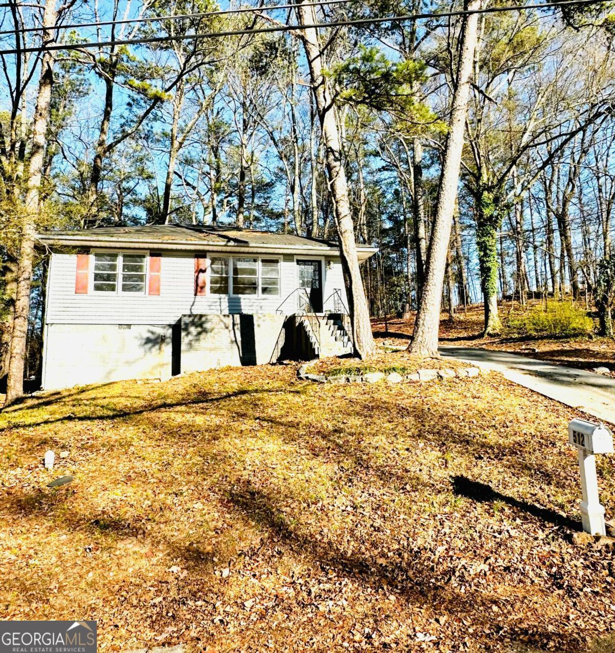 Expand your rental portfolio or make this charming house your new home! This 2-bedroom, 1-bathroom home sits on an extensive lot, offering endless possibilities. A blank canvas ready for your personal touch, it features fresh paint and easy access to main roads. Whether you're looking for an income-generating property or a place to call your own, this home is full of potential. Don't miss out on this fantastic opportunity! NO HOA