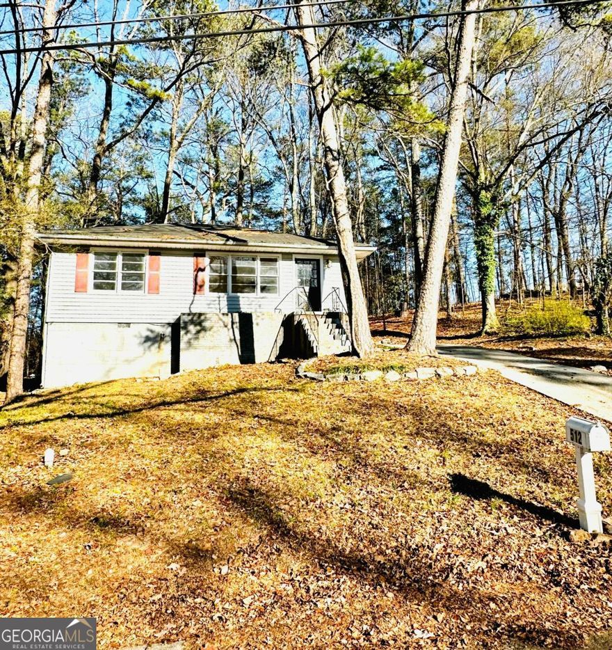 Expand your rental portfolio or make this charming house your new home! This 2-bedroom, 1-bathroom home sits on an extensive lot, offering endless possibilities. A blank canvas ready for your personal touch, it features fresh paint and easy access to main roads. Whether you're looking for an income-generating property or a place to call your own, this home is full of potential. Don't miss out on this fantastic opportunity! NO HOA