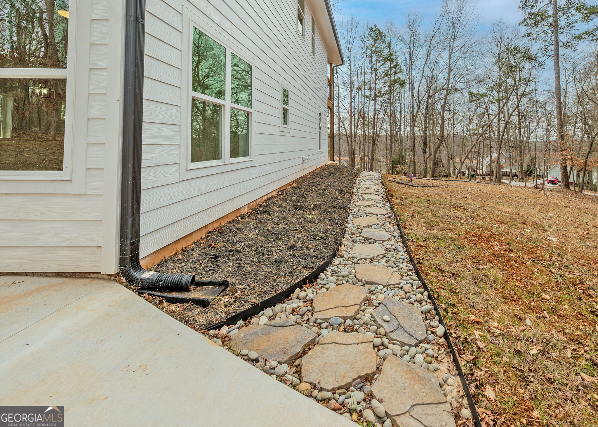 990 Rue Fleur De Lis