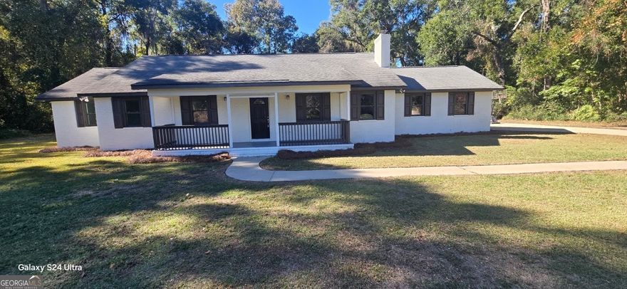 *NO EXPENSE SPARED IN MAKING THIS THE ABSOLUTE MODEL HOME*NEW EXTERIOR & INTERIOR PAINT*KITCHEN WITH STAINLESS STEEL APPLIANCES *ALL NEW UPGRADED LIGHT FIXTURES*NEW FLOORING*VERY PRIVATE PARK LIKE BACKYARD*A MUST SEE!!!