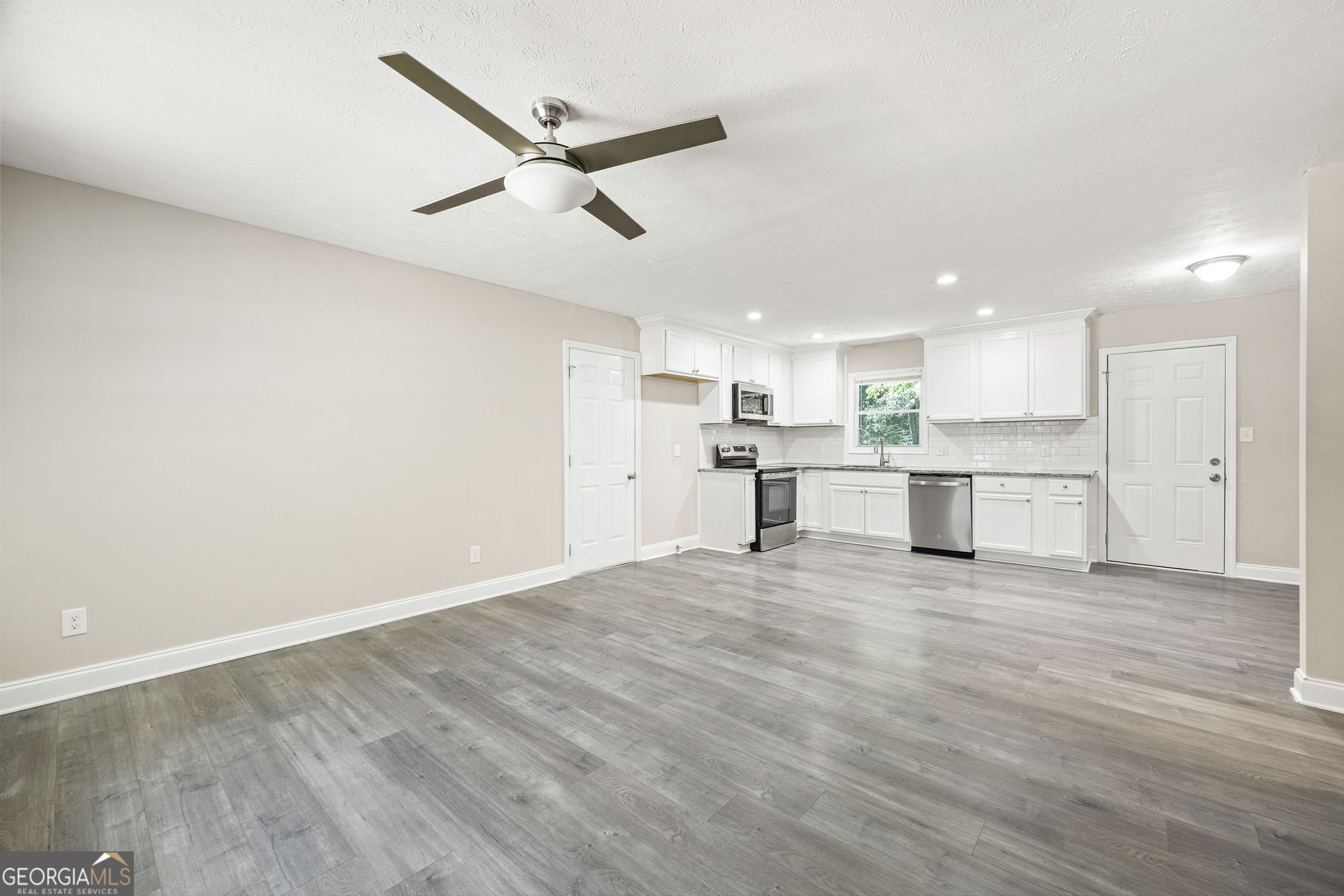 1375 Labelle ST